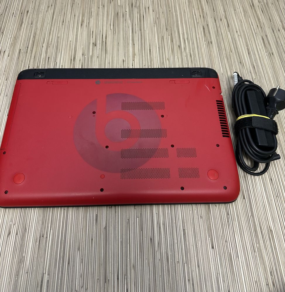 Laptop HP pavilion 15-p011nf beats editon defect