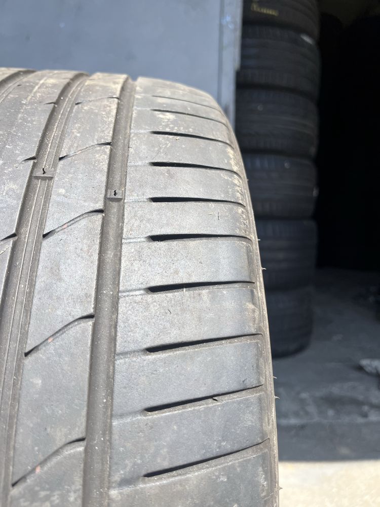 2 бр. летни гуми 245/35/19 Hankook AO DOT 2318 4 mm