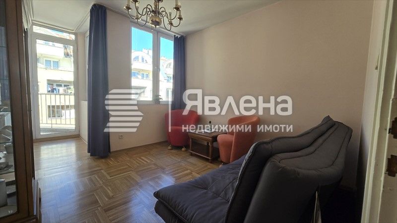 Продава се Тристаен апартамент в София, Медицинска академия - 108 кв.м за 2769 €/кв.м - Снимка #1