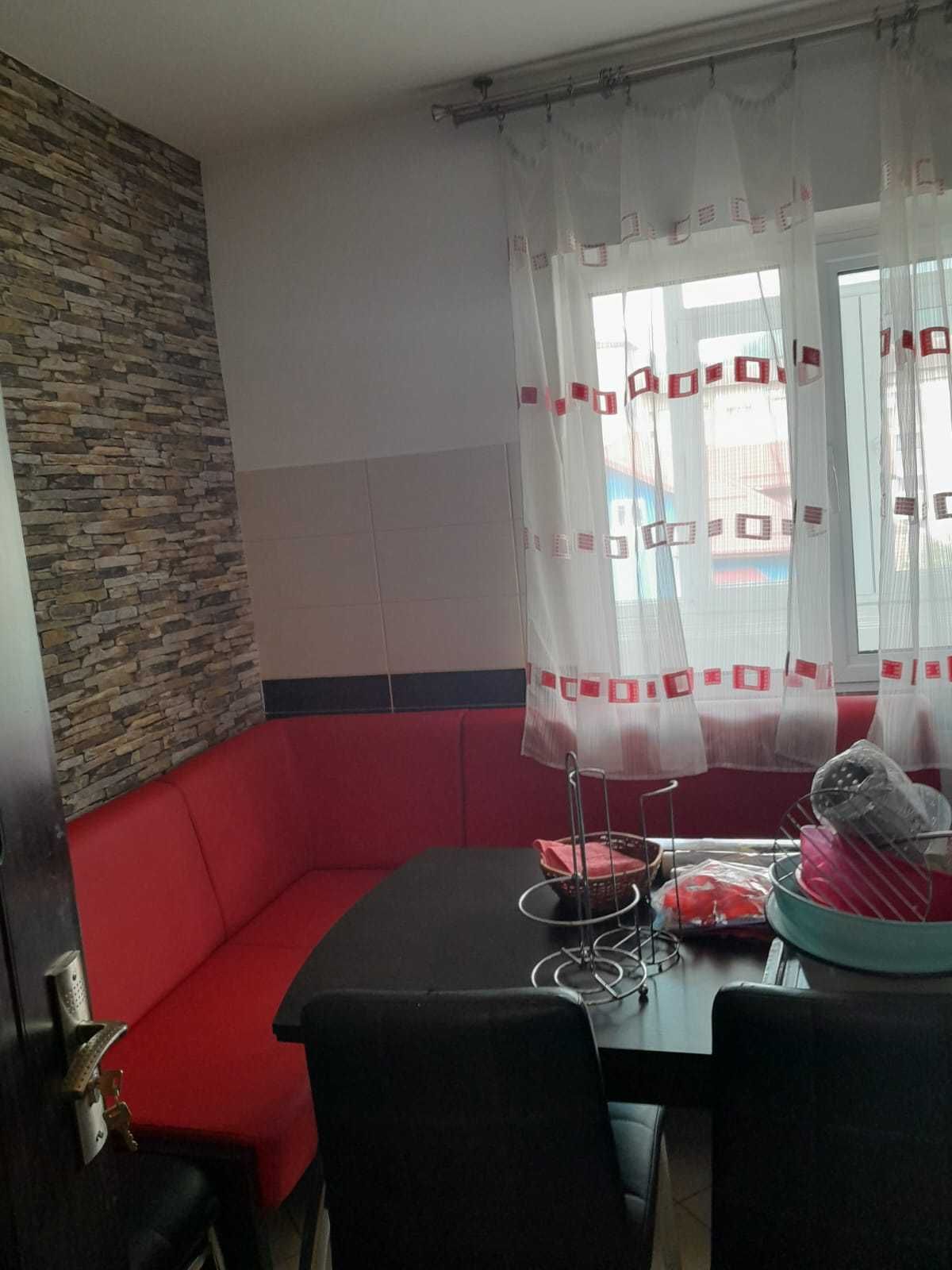 Vand apartament 3 camere