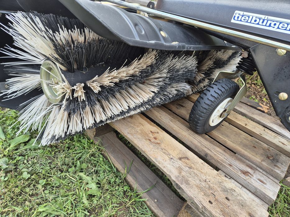 Perie matura stradala Profesionala Tielburger TK520 Tractoras Gazon