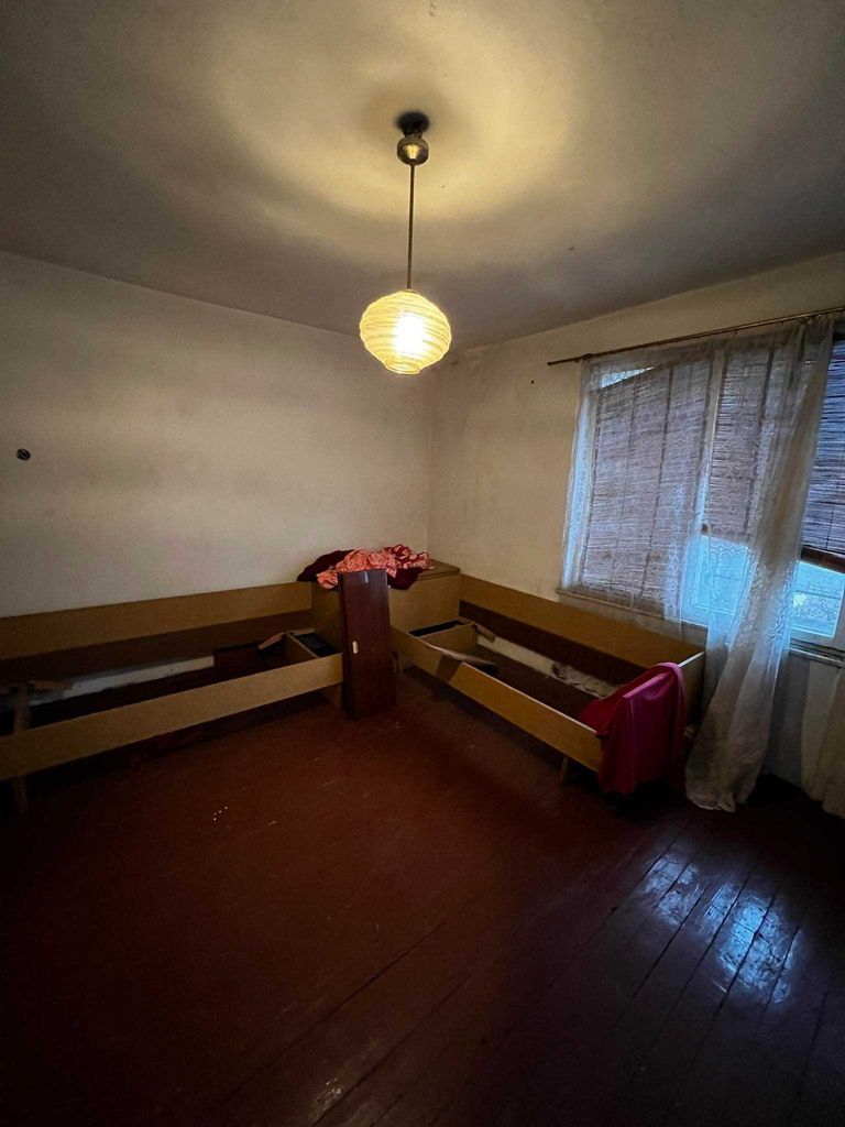 Продава се Къща в с. Томпсън, Област София-област - 228 кв.м за 406 €/кв.м - Снимка #4