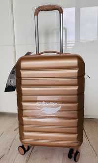 Ултралек нов кабинен куфар за пътуване