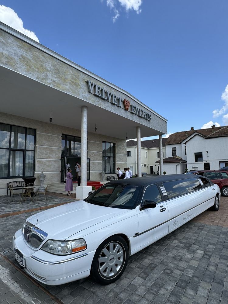 Limuzine Lincoln Town Car de Inchiriat