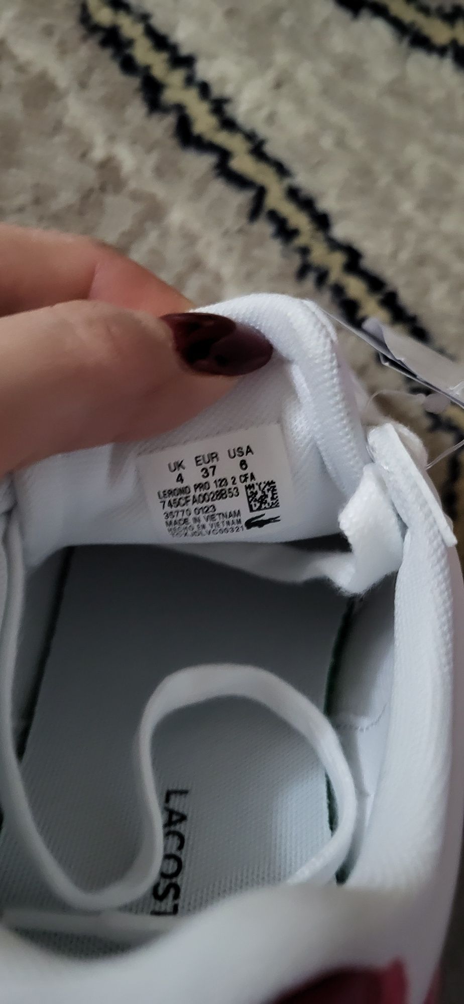Кроссовки от Lacoste