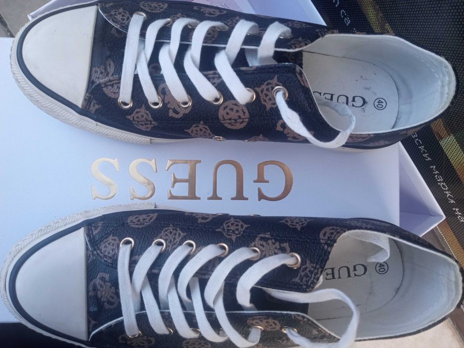 Кецове оригинален GUESS