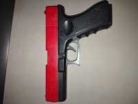 Pistol tip nerf cu gloante din burete