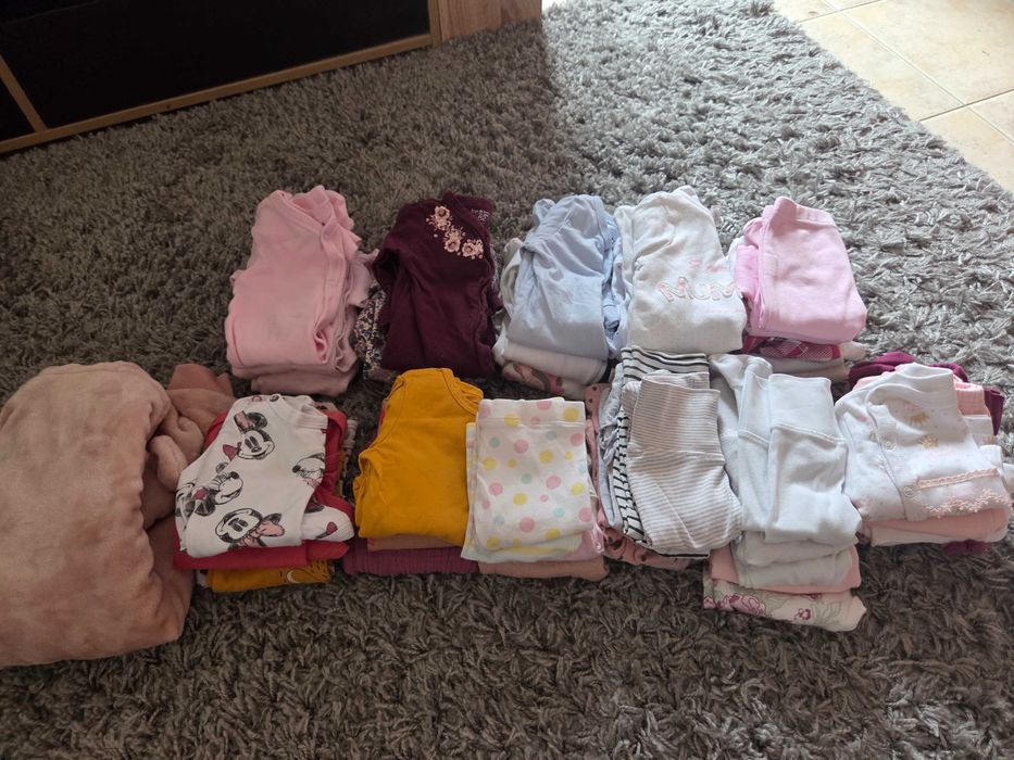 Голям лот бебешки дрешки за момиче