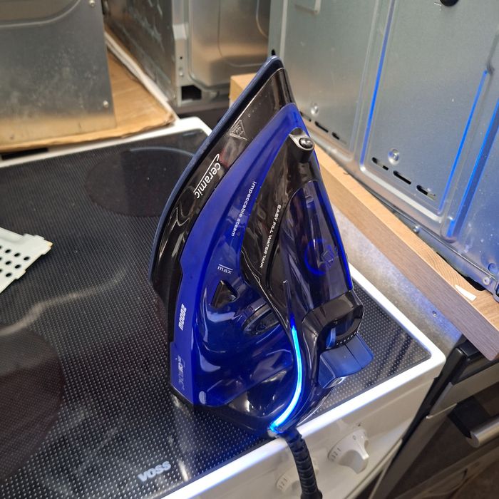 Парна ютия 2800 вата внос от Германия