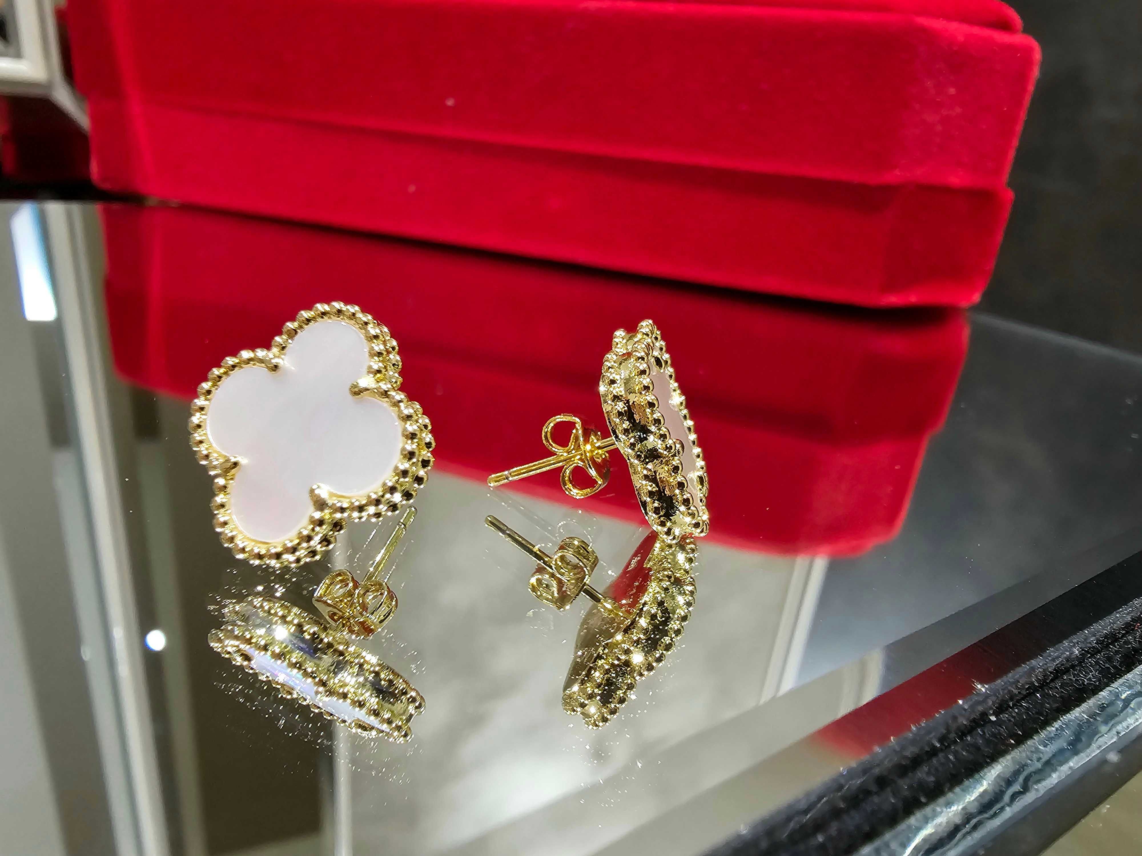 Van Cleef & Arpels VCA Gold Mother Pearl Alhambra Clover Дамски Обеци