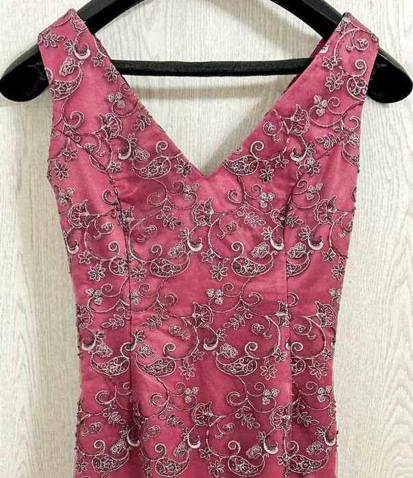 Rochie de ocazie / de seara cu dantela lucrata manual