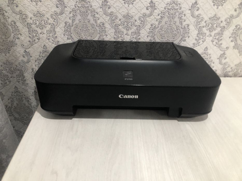 Принтер canon в хорешем состояние каспи нету!
