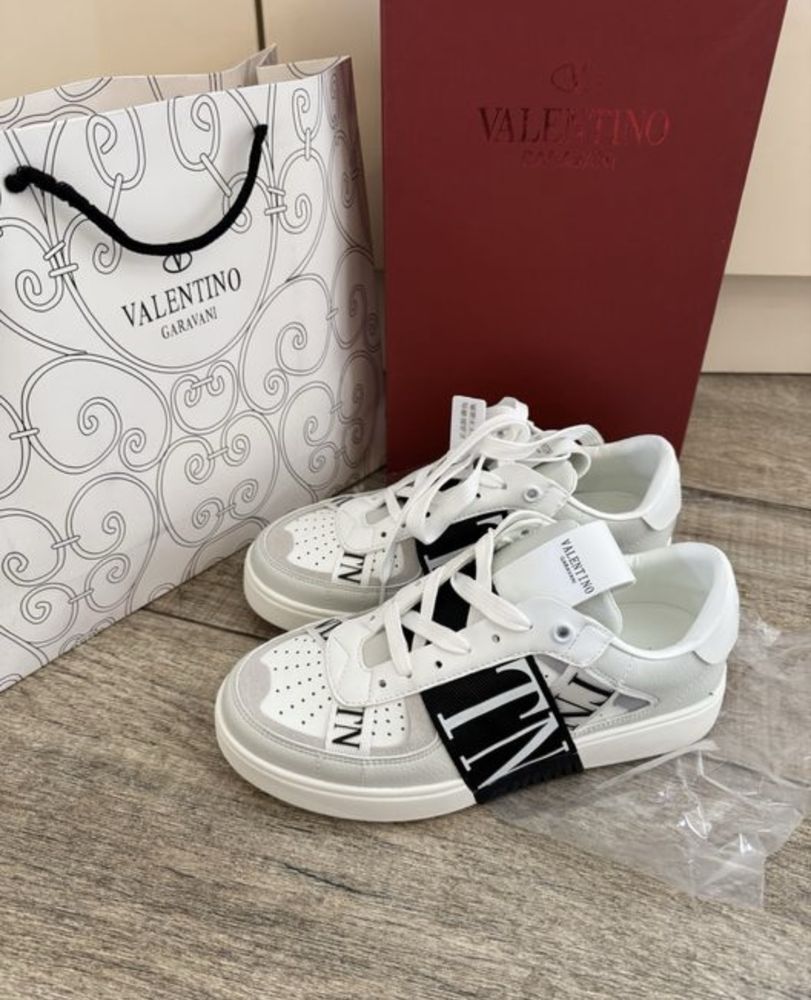 Дамски маратонки Valentino