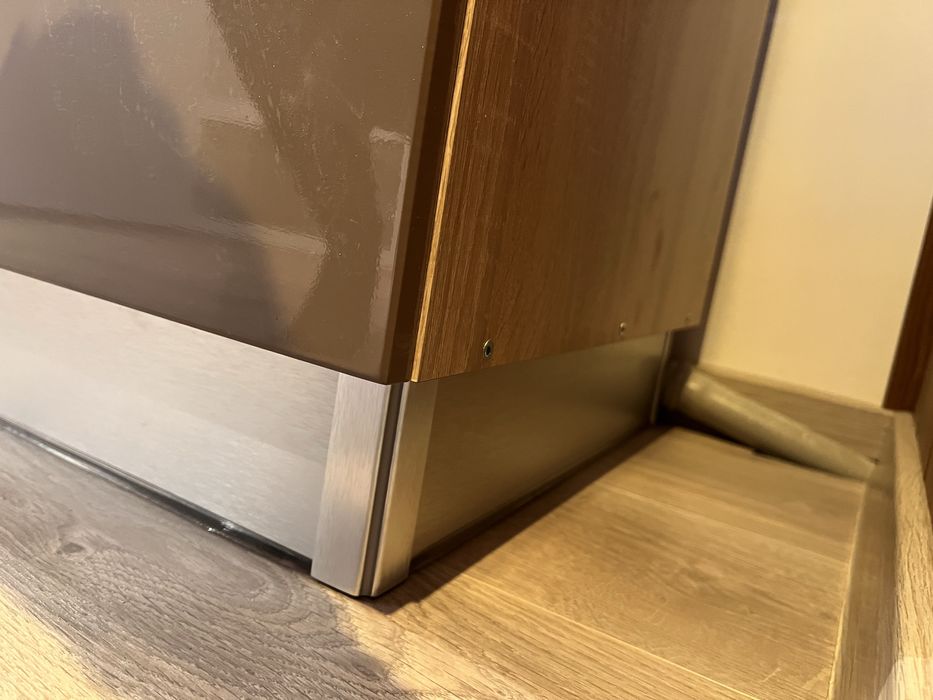 Montez orice tip de mobila si accesorii