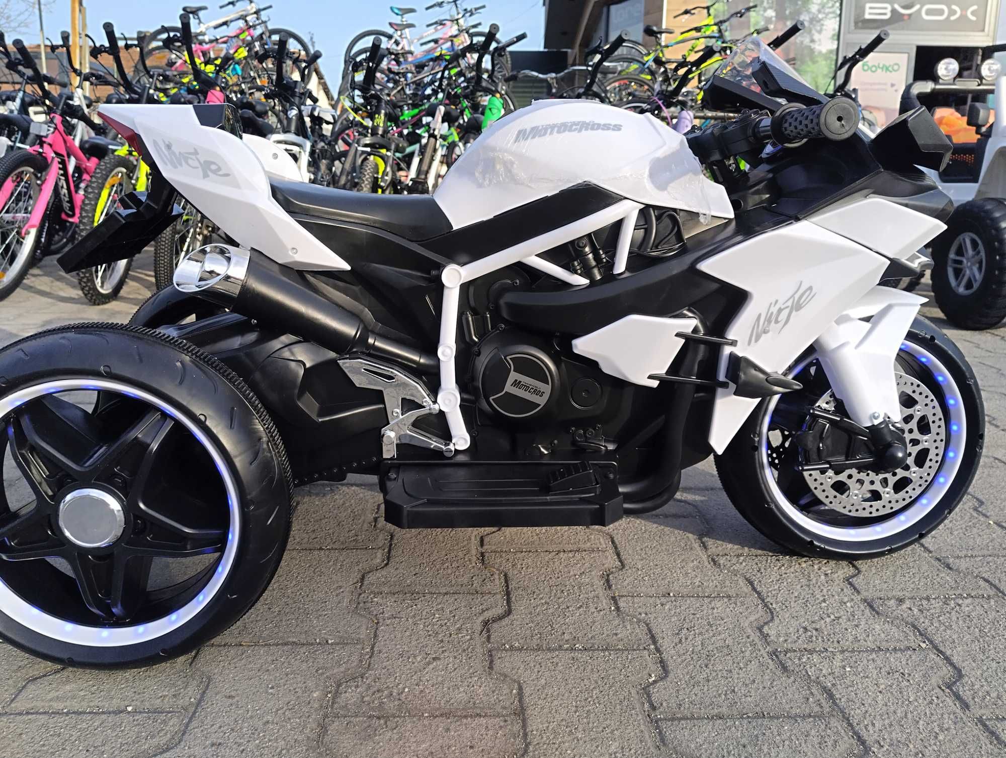 KAWASAKI акумулаторен мотор NINJA бял