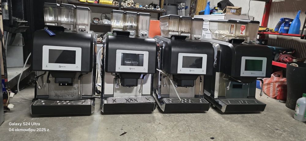 Продавам кафе машина Necta Karisma – в суров вид