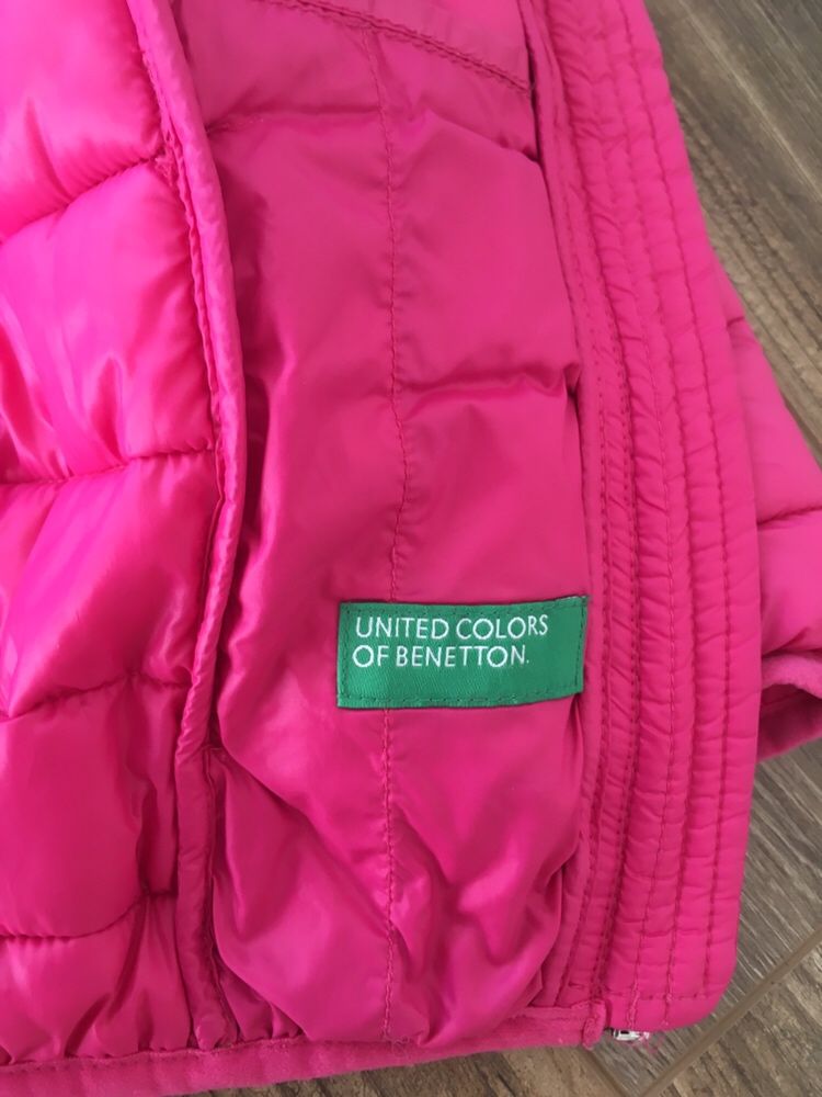 Олекотено якенце на Бенетон, размер 2 години