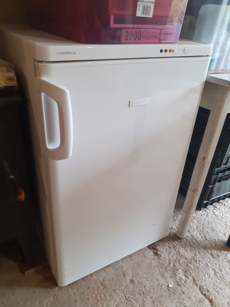 Фризер Electrolux Space Plus EUT1106AW2