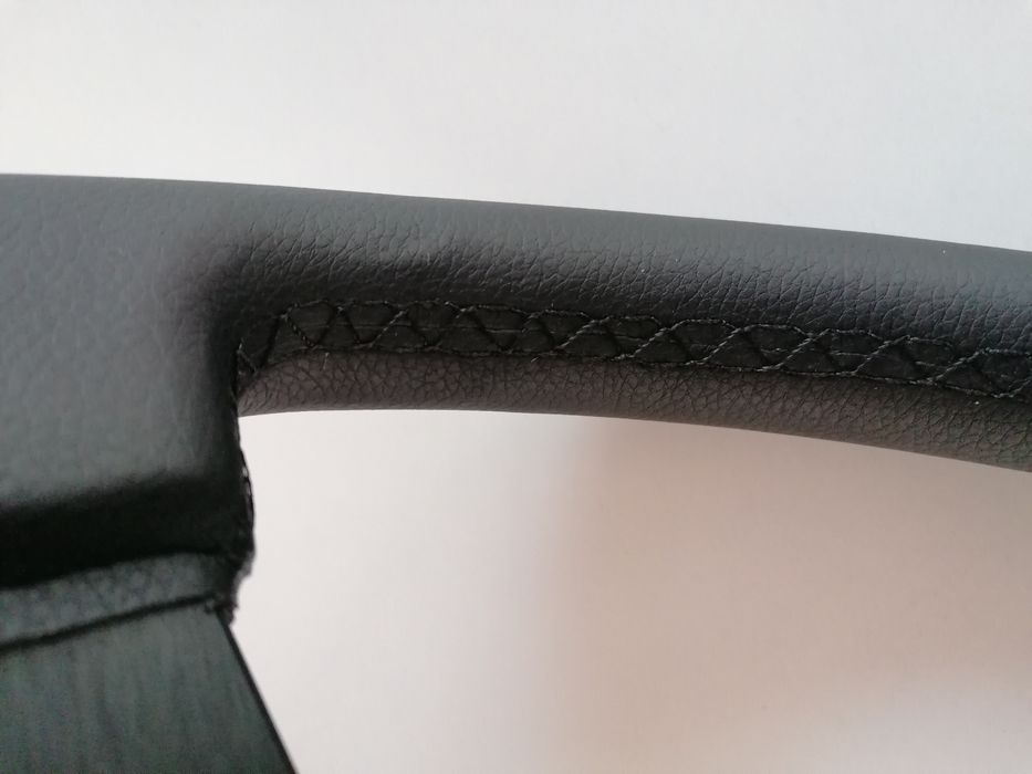 Волан кожен спортен ОМП черен 35см OMP