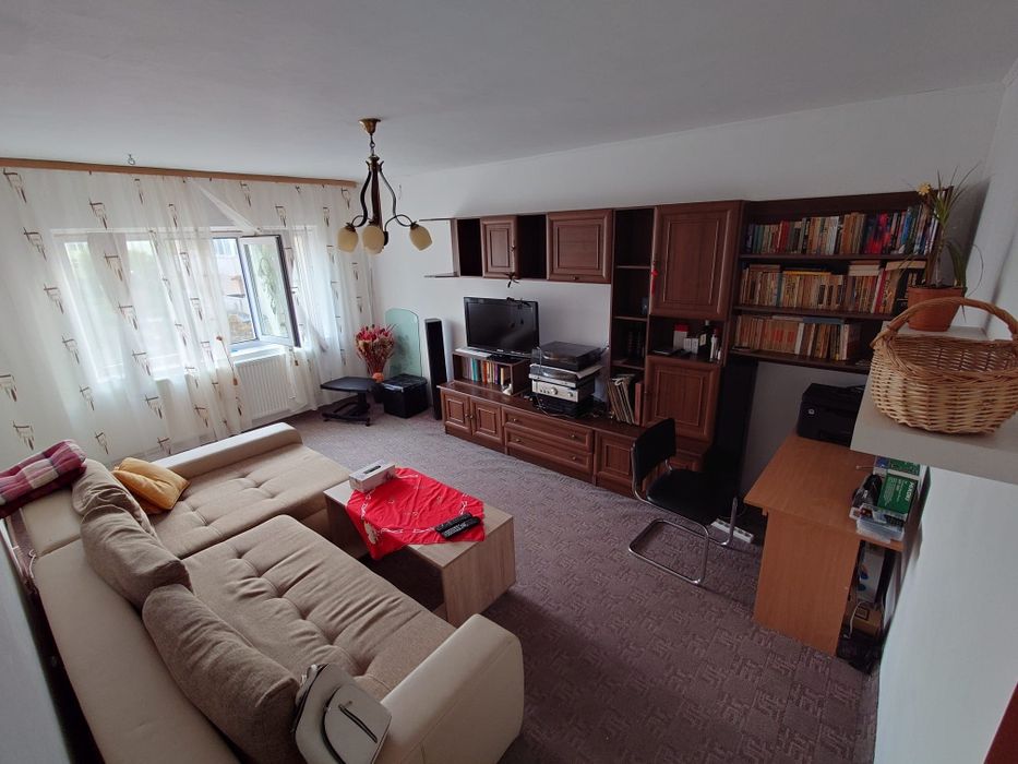 Vand apartament 2 camere