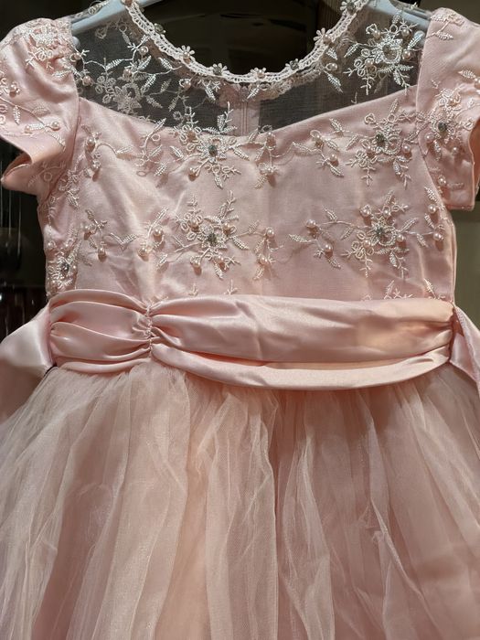 Продам платье для девочек