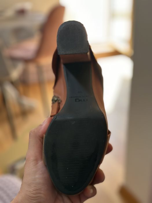 Ghete piele Mihaela Glavan