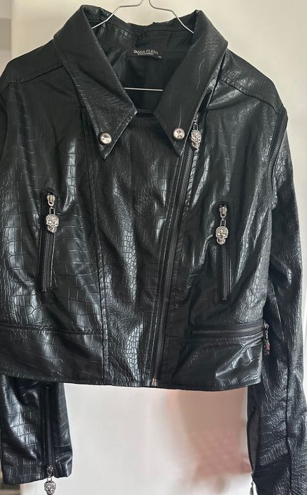 Geaca din piele ecologică masura M,lungime 51 cm