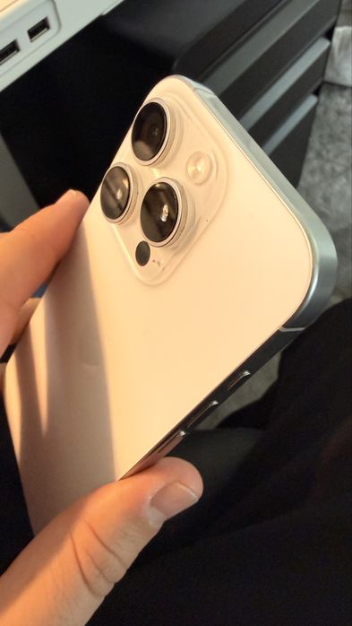 Apple iPhone 16 Pro 256GB - White