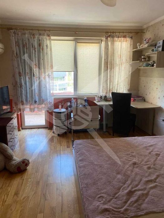 Продава се Тристаен апартамент в София, Студентски град - 145 кв.м за 1850 €/кв.м - Снимка #1