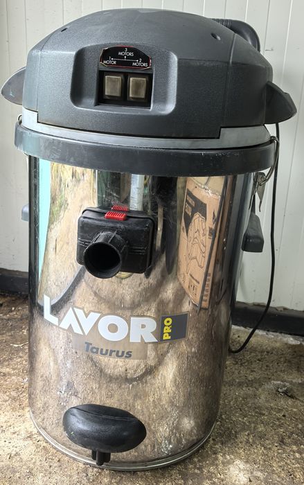 Тримоторна Прахосмукачка LAVOR pro