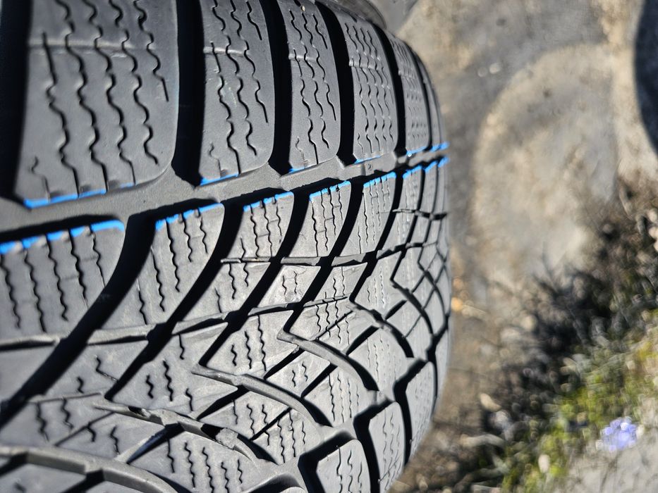 225 50 17 Dunlop m+s