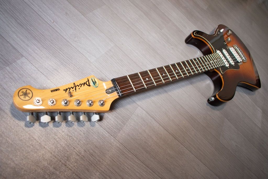 китара "Yamaha Pacifica 812v"
