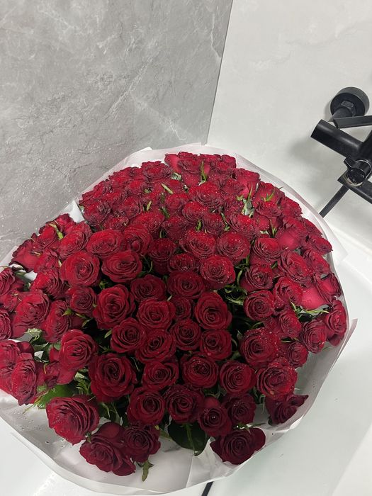 Цветы 101 штук ,роза красный