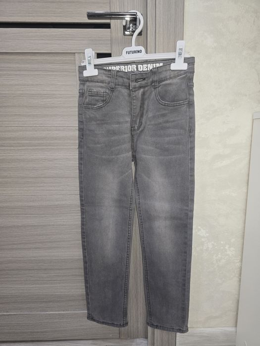 Джинсы ,слаксы на 6-7-8лет