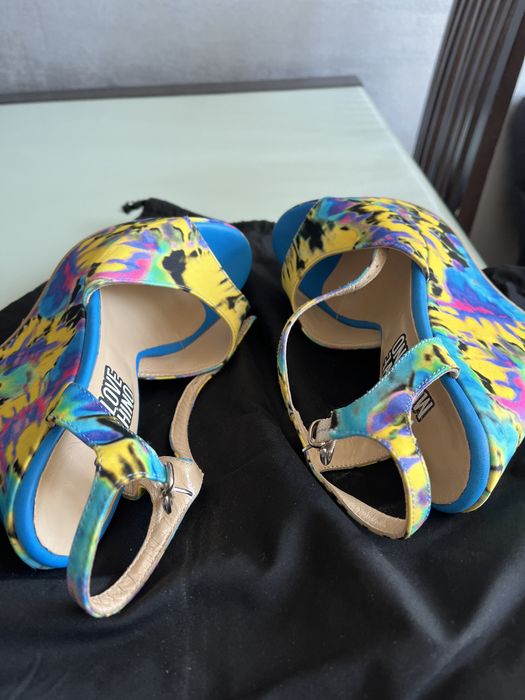 Нови Сандали Moschino 37 номер