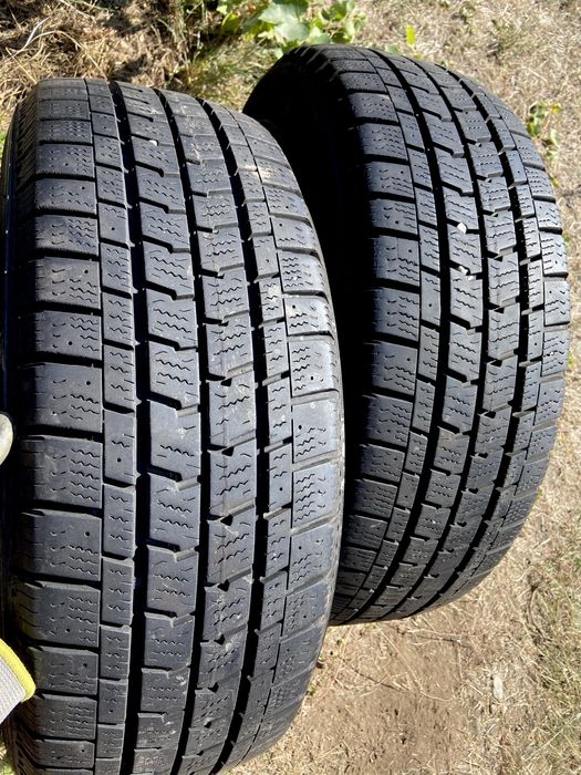 Doua anvelope M+S : 215 65 15 C. - Goodyear -