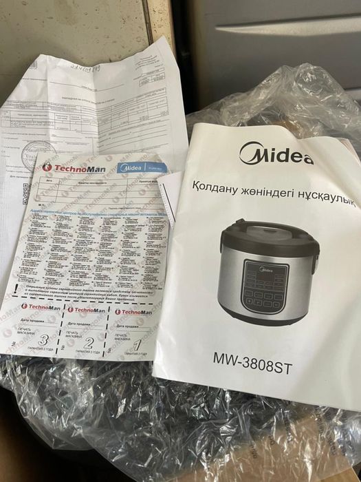 Мультиварка Midea в отличном состоянии