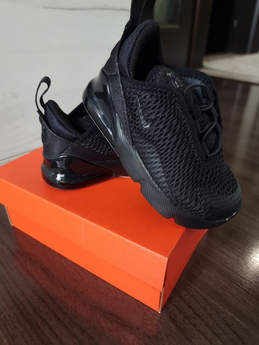 Детски маратонки NIKE Air Max 270
Nike Air Max 270
23,5р-р-110лв