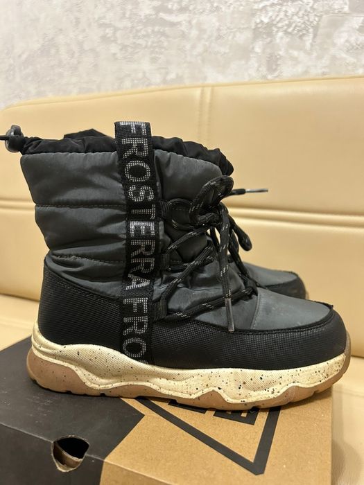 Продам зимние сапоги на мальчика