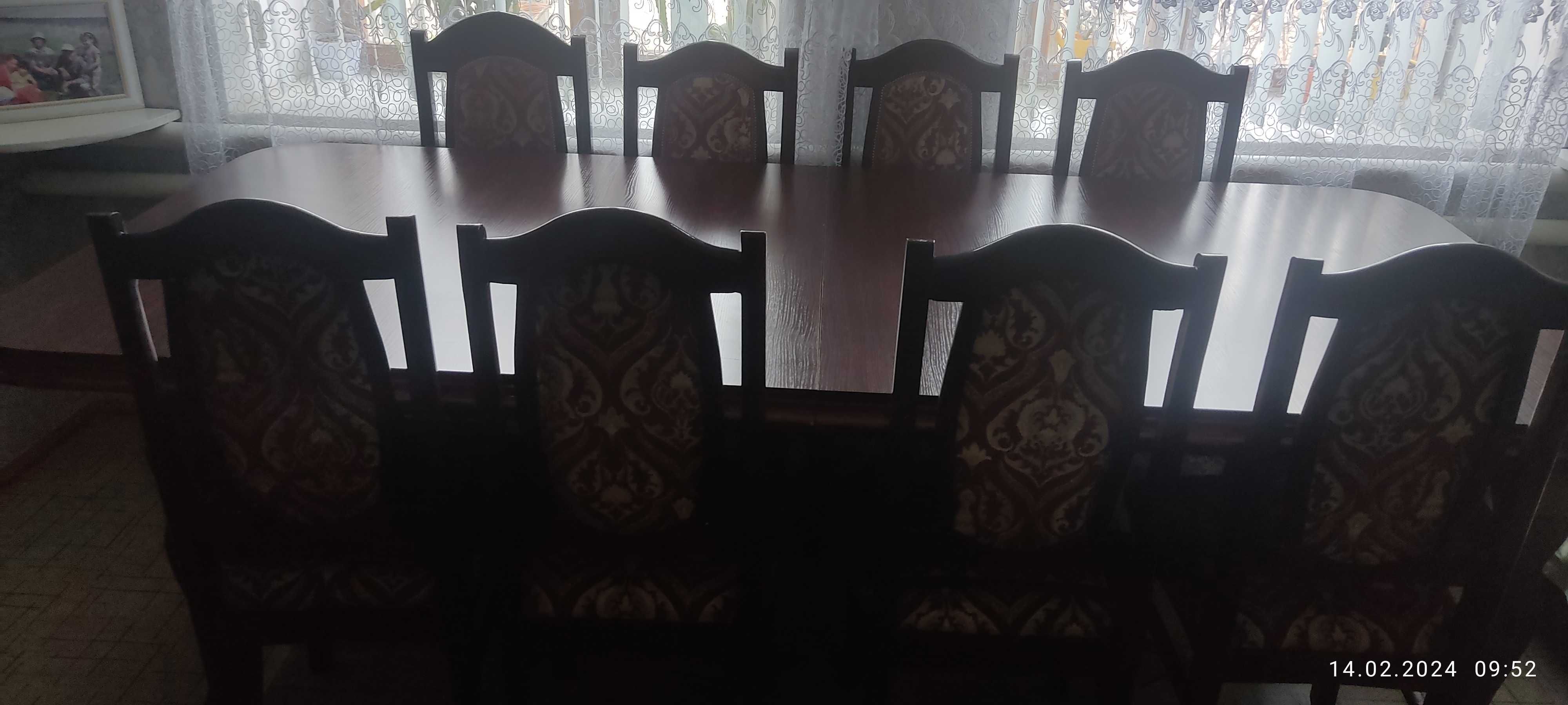 Продам стол без стульев