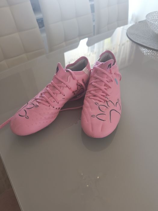 Бутонки на марката KELME 37.5