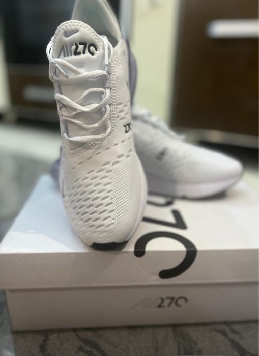 Кроссовки Nike Air Max 270