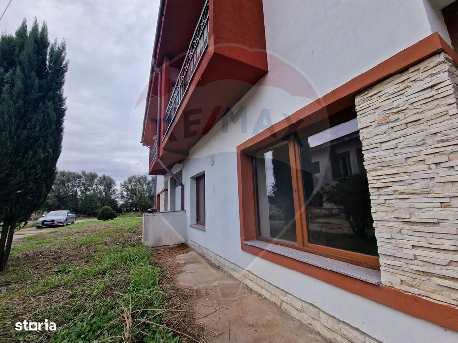 Casă  Vilă cu 4 camere de vânzare Kogalniceanu judetul Constanta