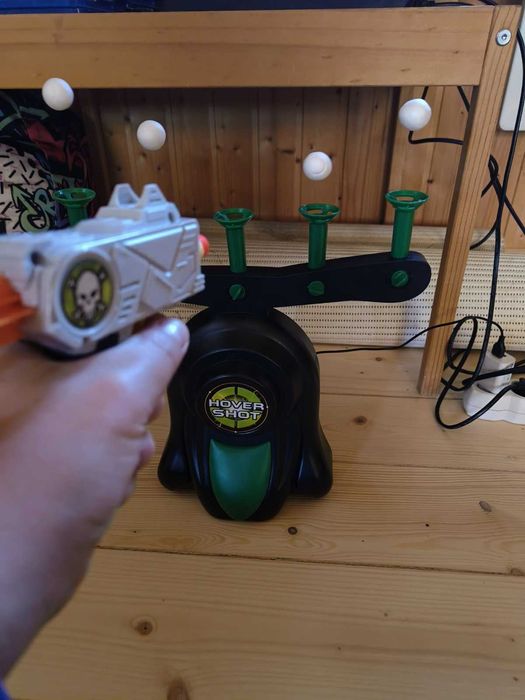 Играчка с мишена и пистолет тип Nerf