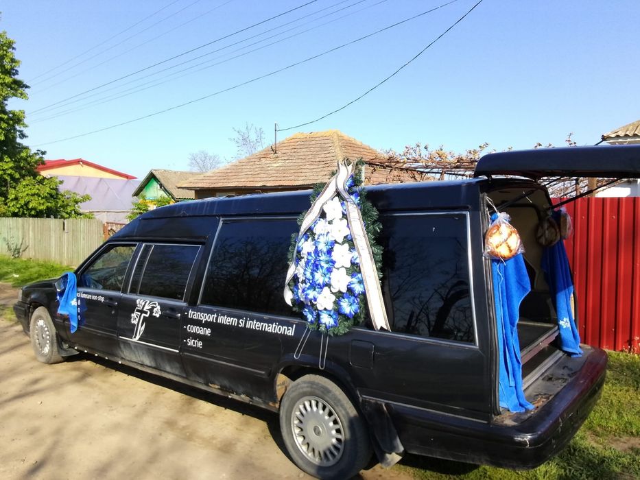 Masina funerara Volvo