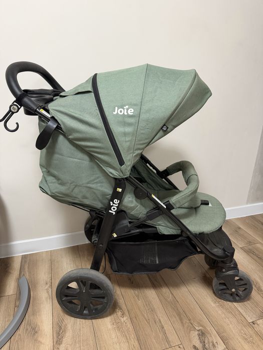 Продам коляску Joie