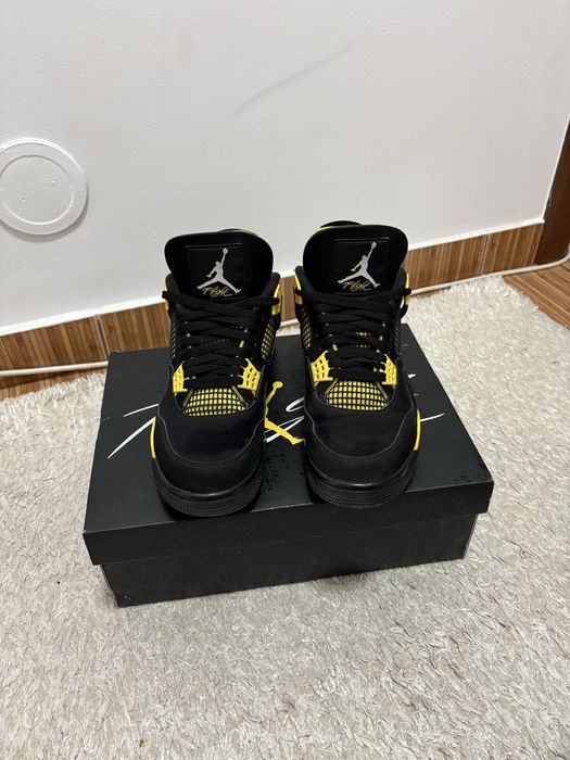 Air Jordan 4 Retro Yellow Thunder