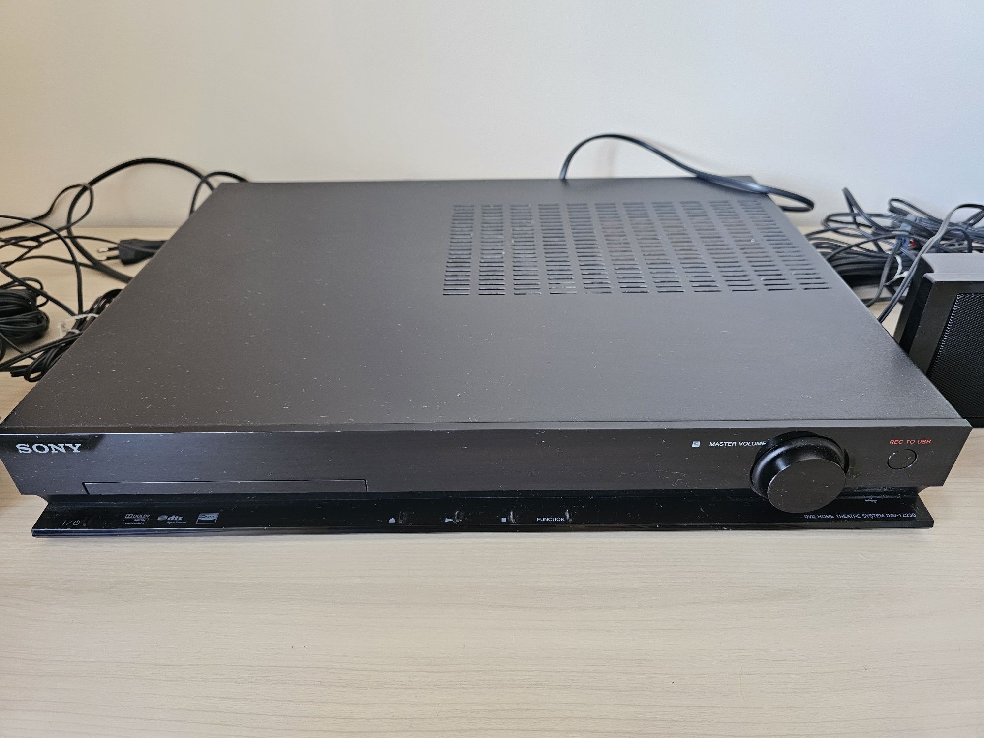 Система за домашно кино Sony Dav-tz230 - 5.1