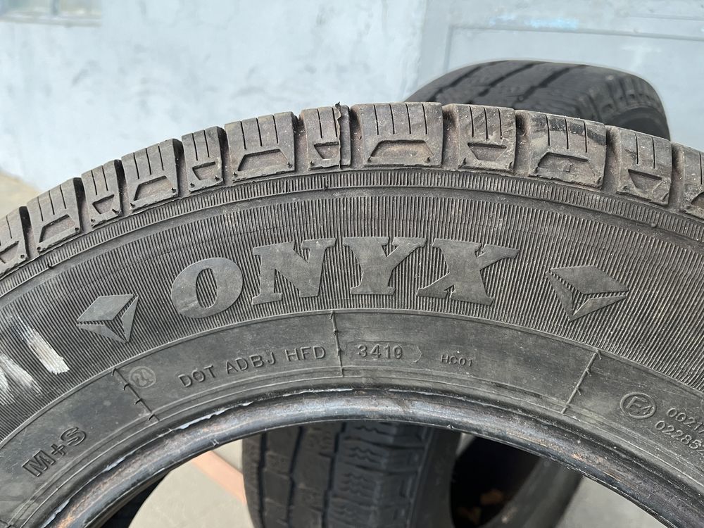 2 бр. гуми за бус 195/75/16C ONYX 5,5 мм DOT 3419