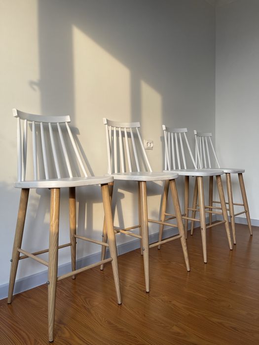 Полубарные/барные стулья